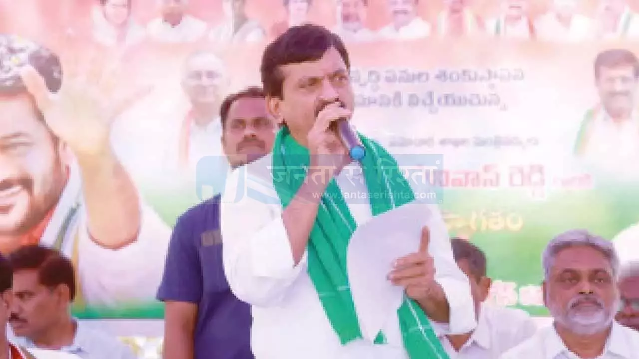 Telangana: पोंगुलेटी ने बुनियादी ढांचे के उन्नयन के लिए आधारशिला रखी Telangana: पोंगुलेटी ने बुनियादी ढांचे के उन्नयन के लिए आधारशिला रखी