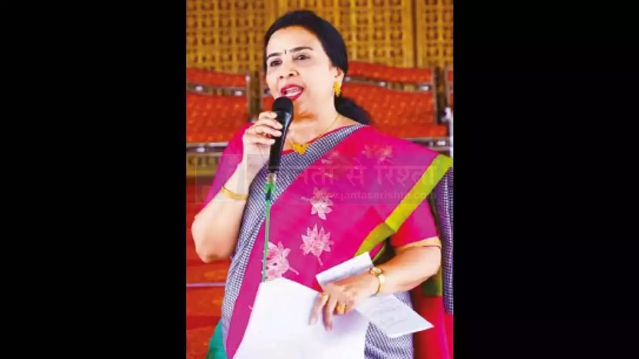 Telangana: एर्राबेली के भेदियों को बख्शा नहीं जाएगा: झांसी रेड्डी Telangana: एर्राबेली के भेदियों को बख्शा नहीं जाएगा: झांसी रेड्डी