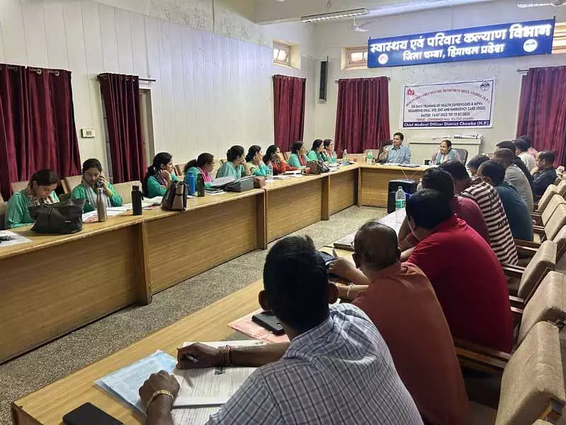 चंबा के स्वास्थ्य कर्मियों को OEEE प्रशिक्षण से प्रोत्साहन मिला चंबा के स्वास्थ्य कर्मियों को OEEE प्रशिक्षण से प्रोत्साहन मिला
