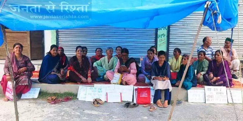 Himachal: शराब की दुकान खुलने के विरोध में सभी पंचायत पदाधिकारियों ने दिया इस्तीफा Himachal: शराब की दुकान खुलने के विरोध में सभी पंचायत पदाधिकारियों ने दिया इस्तीफा