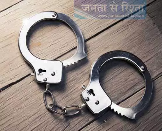 Amritsar: देह व्यापार रैकेट को बढ़ावा देने के आरोप में होटल व्यवसायी पर मामला दर्ज, दो गिरफ्तार Amritsar: देह व्यापार रैकेट को बढ़ावा देने के आरोप में होटल व्यवसायी पर मामला दर्ज, दो गिरफ्तार