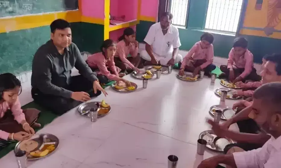Firozabad: प्राथमिक विद्यालय इटौरा का जायजा लेने पहुंचे सीडीओ
