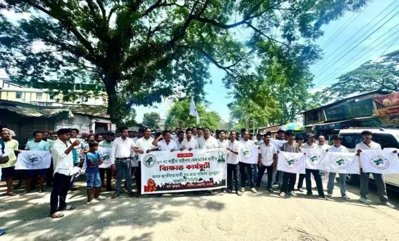 Assam road crisis:  बिगड़ते हालात के चलते कई जिलों में विरोध प्रदर्शन