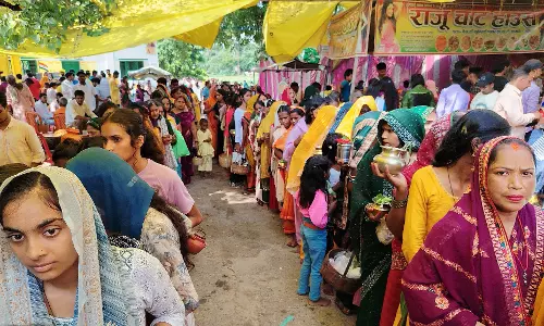 Ballia: सावन की सोमवारी पर शिव भक्ति से सराबोर हुई भृगुनगरी Ballia: सावन की सोमवारी पर शिव भक्ति से सराबोर हुई भृगुनगरी