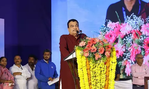 नई सड़कें कर्नाटक के विकास में मदद करेंगी: Minister Nitin Gadkari नई सड़कें कर्नाटक के विकास में मदद करेंगी: Minister Nitin Gadkari