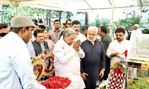 मल्लेश्वरम 11वें क्रॉस का नाम अभिनेत्री सरोजा देवी के नाम पर रखा जाएगा: CM ने दी श्रद्धांजलि मल्लेश्वरम 11वें क्रॉस का नाम अभिनेत्री सरोजा देवी के नाम पर रखा जाएगा: CM ने दी श्रद्धांजलि