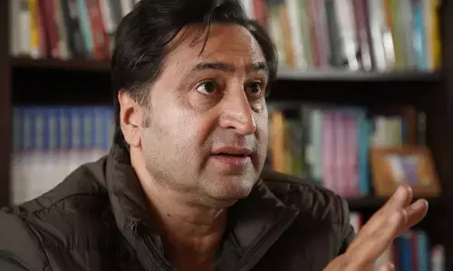 शहीदों के कब्रिस्तान से जुड़ी घटना पर आधारित नाटक: सज्जाद लोन