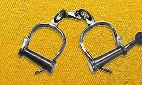 Mangaluru : तलवार दिखाकर लोगों को धमकाने के आरोप में व्यक्ति गिरफ्तार