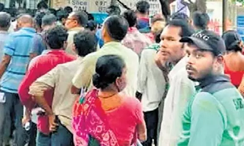 शेड के बिना, SCB में रक्त परीक्षण के लिए मरीज खुले आसमान के नीचे इंतजार करने को मजबूर
