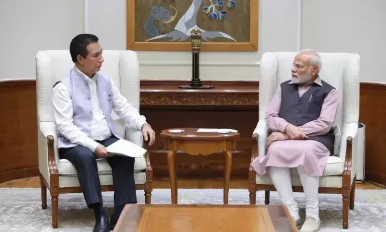 Mizoram CM ने PM मोदी के साथ म्यांमार संघर्ष और विकास परामर्श पर चर्चा की Mizoram CM ने PM मोदी के साथ म्यांमार संघर्ष और विकास परामर्श पर चर्चा की