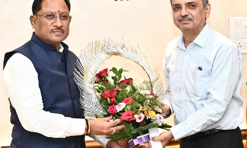 केंद्र सरकार के भूमि संसाधन सचिव रायपुर पहुंचे, CM साय से की मुलाकात केंद्र सरकार के भूमि संसाधन सचिव रायपुर पहुंचे, CM साय से की मुलाकात