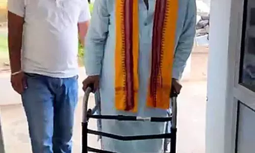 Sirsa MC कार्यालय में 4 जेई समेत 7 लोग ड्यूटी से अनुपस्थित पाए गए Sirsa MC कार्यालय में 4 जेई समेत 7 लोग ड्यूटी से अनुपस्थित पाए गए