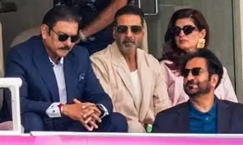 Akshay-Twinkle : लॉर्ड्स में बढ़ाया टीम इंडिया का हौसला Akshay-Twinkle : लॉर्ड्स में बढ़ाया टीम इंडिया का हौसला