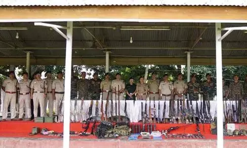 Manipur : पुलिस और सुरक्षाबलों ने हथियारों का जखीरा बरामद किया Manipur : पुलिस और सुरक्षाबलों ने हथियारों का जखीरा बरामद किया