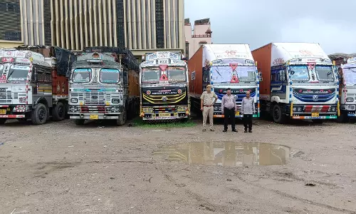 SGST विभाग की बड़ी कार्रवाई: अवैध आयरन स्क्रैप ले जा रहे 10 ट्रक जब्त