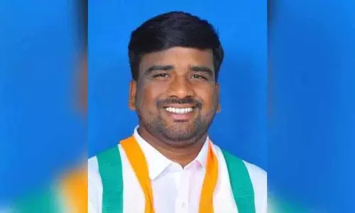 Medak: खुली खिड़की से कार चलाने की आदत ने कांग्रेस नेता की जान ले ली