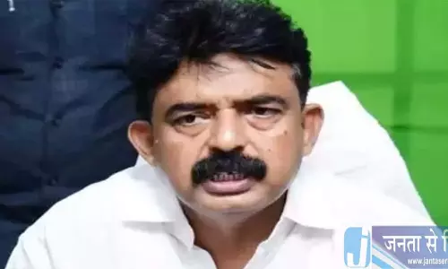 Andhra: पेरनी ने अदालत में रेड बुक व्यवस्था से लड़ने की कसम खाई Andhra: पेरनी ने अदालत में रेड बुक व्यवस्था से लड़ने की कसम खाई