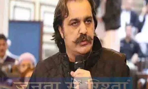 खैबर पख्तूनख्वा में पीटीआई की पकड़ कमजोर, सर्वे में भ्रष्टाचार और बेरोजगारी को बताया मुख्य कारण खैबर पख्तूनख्वा में पीटीआई की पकड़ कमजोर, सर्वे में भ्रष्टाचार और बेरोजगारी को बताया मुख्य कारण