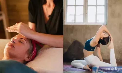 रेकी vs योग : इन समग्र उपचार पद्धतियों के बीच क्या अंतर हैं?