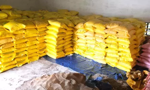 महासमुंद जिले की समितियों में खाद-बीज का पर्याप्त भंडारण