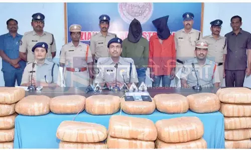 Andhra: दो गिरफ्तार, 230 किलोग्राम गांजा जब्त Andhra: दो गिरफ्तार, 230 किलोग्राम गांजा जब्त