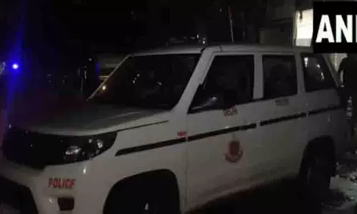 Delhi के एक पार्क में दो बचपन के दोस्तों ने एक-दूसरे की चाकू मारकर हत्या कर दी