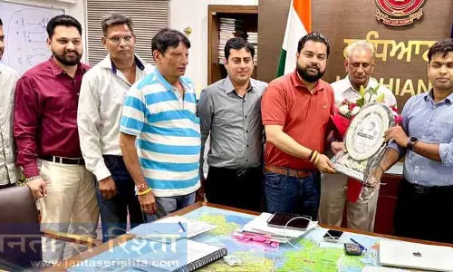 क्रिकेट एसोसिएशन का प्रतिनिधिमंडल DC से मिला क्रिकेट एसोसिएशन का प्रतिनिधिमंडल DC से मिला