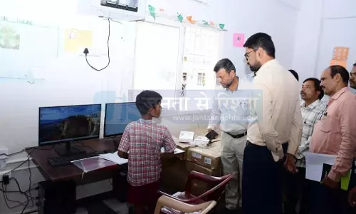 Collector ने स्कूलों में एआई प्रशिक्षण के सुचारू कार्यान्वयन पर जोर दिया