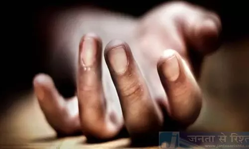 एम्बुलेंस किराए पर विवाद, मजदूर का शव 3 घंटे तक मुर्दाघर में पड़ा रहा एम्बुलेंस किराए पर विवाद, मजदूर का शव 3 घंटे तक मुर्दाघर में पड़ा रहा