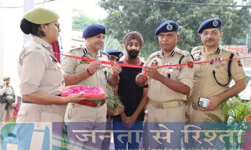 IGP ने बिश्नाह पुलिस स्टेशन में प्रीफैब बैरक का उद्घाटन किया