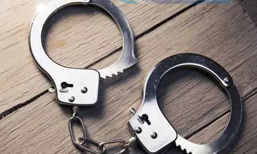 Amritsar: देह व्यापार रैकेट को बढ़ावा देने के आरोप में होटल व्यवसायी पर मामला दर्ज, दो गिरफ्तार Amritsar: देह व्यापार रैकेट को बढ़ावा देने के आरोप में होटल व्यवसायी पर मामला दर्ज, दो गिरफ्तार