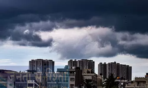 कम दबाव के कारण बंगाल में भारी बारिश का अनुमान