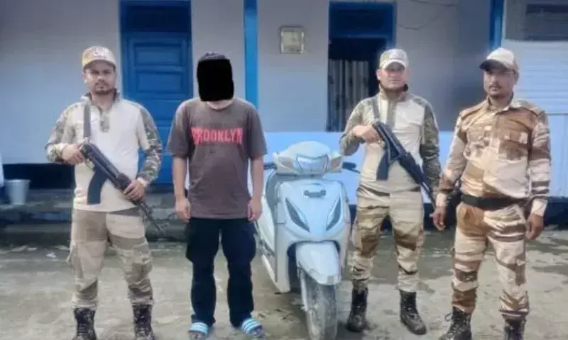 Manipur: थौबल में चोरी के पांच वाहन बरामद; मणिपुर पुलिस ने संदिग्ध को पकड़ा Manipur: थौबल में चोरी के पांच वाहन बरामद; मणिपुर पुलिस ने संदिग्ध को पकड़ा