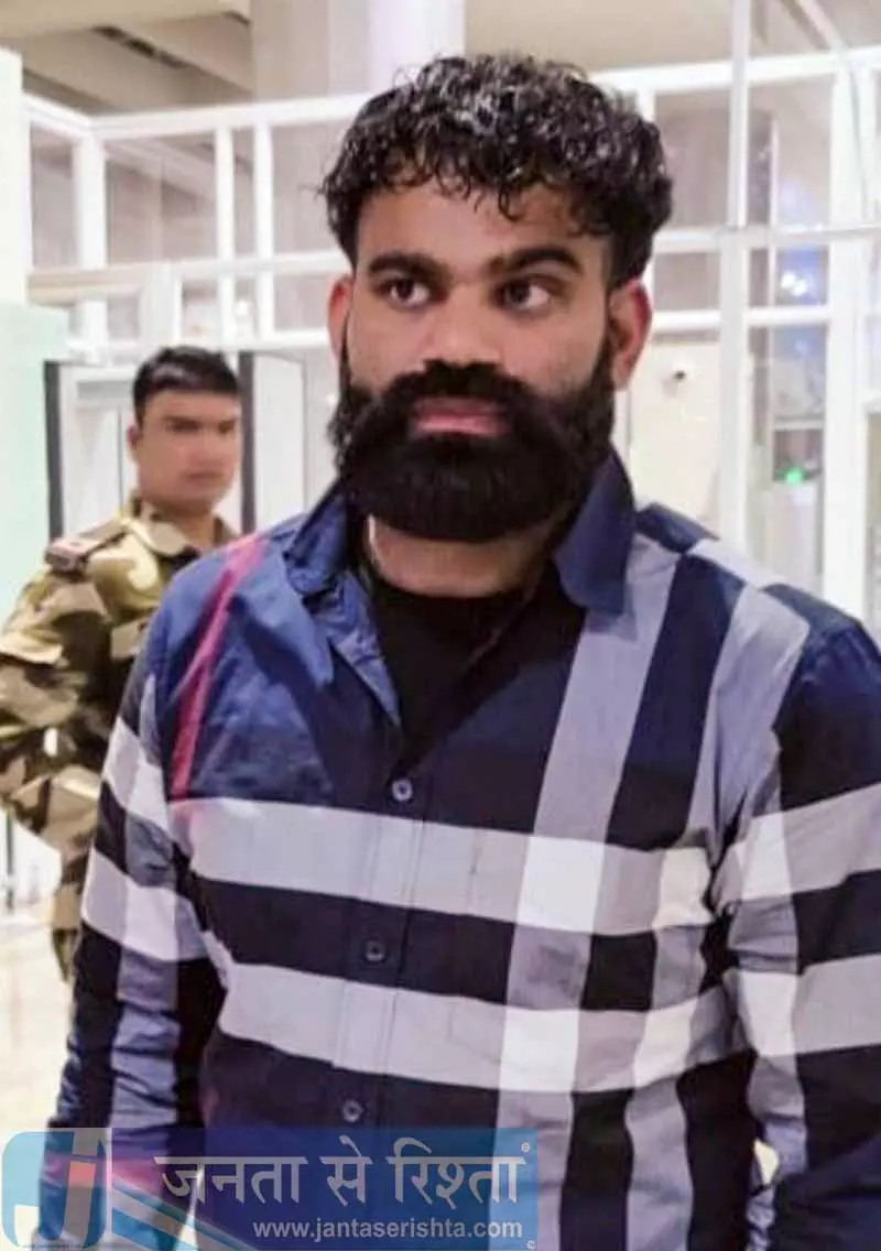 Punjab: मां की मौत का बदला लेने की गैंगस्टर की योजना नाकाम, 5 गिरफ्तार Punjab: मां की मौत का बदला लेने की गैंगस्टर की योजना नाकाम, 5 गिरफ्तार