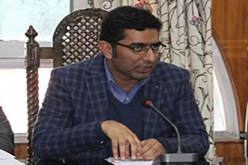 एलजी सिन्हा ने डॉ. शाहिद इकबाल चौधरी को नागरिक उड्डयन आयुक्त का अतिरिक्त प्रभार सौंपा एलजी सिन्हा ने डॉ. शाहिद इकबाल चौधरी को नागरिक उड्डयन आयुक्त का अतिरिक्त प्रभार सौंपा