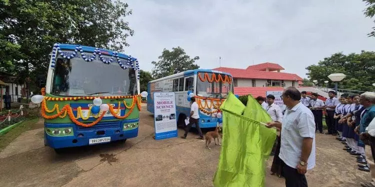 आरएससी ने एमएसई बसों को हरी झंडी दिखाई आरएससी ने एमएसई बसों को हरी झंडी दिखाई