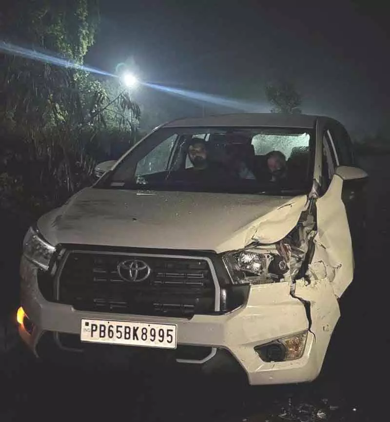 MLA Jagdeep Kamboj Goldy और उनके परिवार की कार दुर्घटना में चमत्कारिक ढंग से जान बच गई MLA Jagdeep Kamboj Goldy और उनके परिवार की कार दुर्घटना में चमत्कारिक ढंग से जान बच गई
