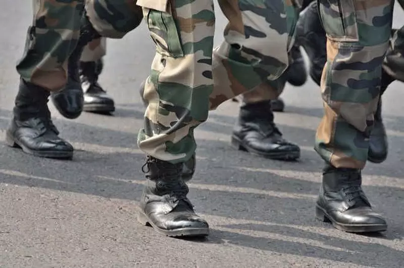 मेजर जनरल केपी सिंह ने छात्रों को सेना में शामिल होने के लिए प्रेरित किया मेजर जनरल केपी सिंह ने छात्रों को सेना में शामिल होने के लिए प्रेरित किया