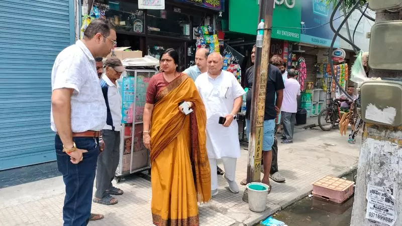 Haryana : नाली अवरुद्ध करने पर फूड ज्वाइंट संचालक को नोटिस Haryana : नाली अवरुद्ध करने पर फूड ज्वाइंट संचालक को नोटिस