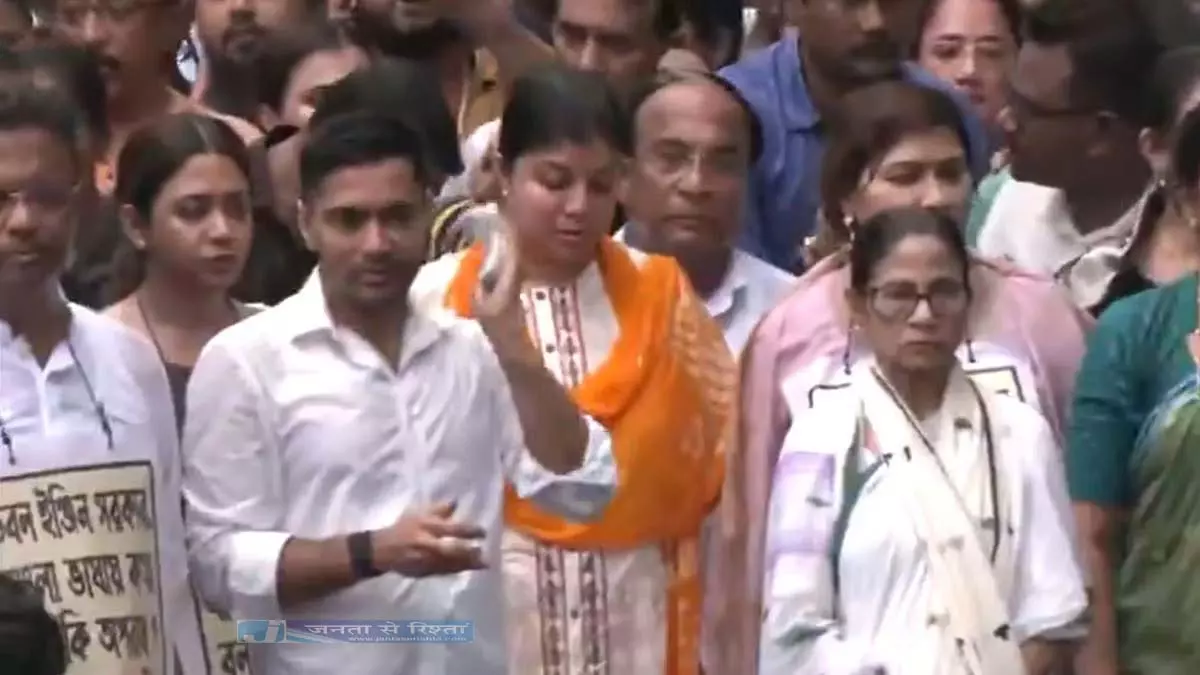 भाजपा के गढ़ों में TMC की निगाहें, ममता ने छेड़ा नया संघर्ष भाजपा के गढ़ों में TMC की निगाहें, ममता ने छेड़ा नया संघर्ष
