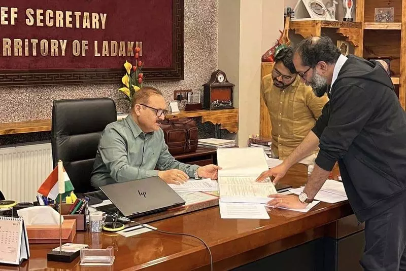 Ladakh के मुख्य सचिव ने सरकारी विभागों को रिक्त पदों को भरने को प्राथमिकता देने का निर्देश दिया Ladakh के मुख्य सचिव ने सरकारी विभागों को रिक्त पदों को भरने को प्राथमिकता देने का निर्देश दिया