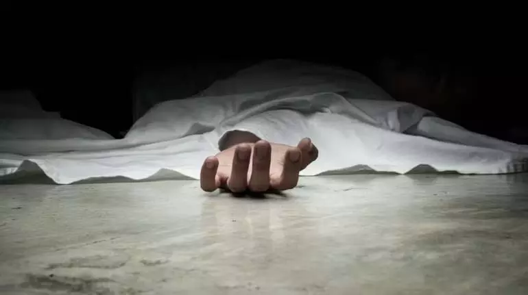 नशे में धुत ऑटो चालक ने हथौड़े से माता-पिता की हत्या की नशे में धुत ऑटो चालक ने हथौड़े से माता-पिता की हत्या की