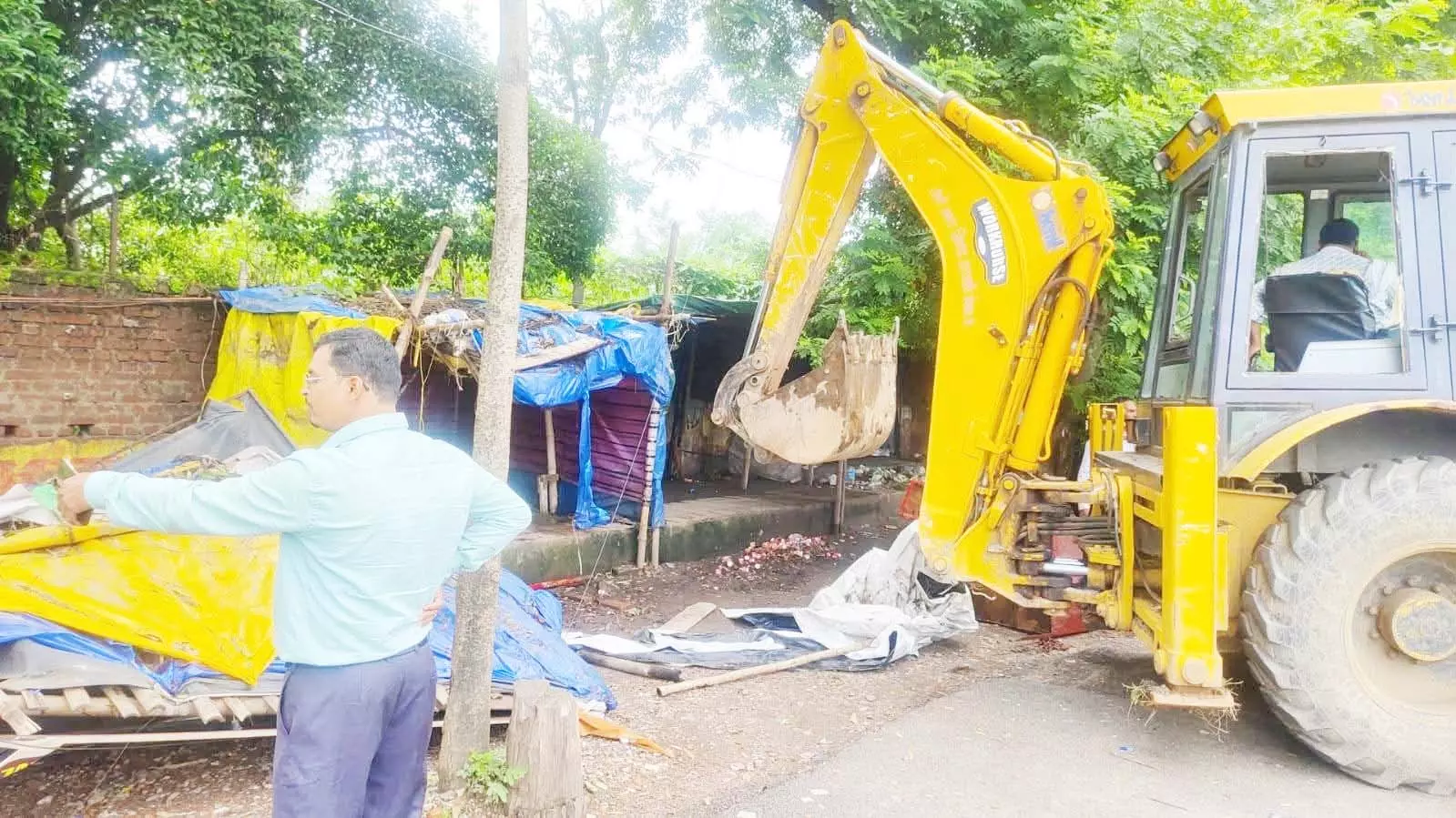 Dhanbad: हीरापुर सब्जी मंडी में जेबकतरी की कोशिश नाकाम, तीन गिरफ्तार Dhanbad: हीरापुर सब्जी मंडी में जेबकतरी की कोशिश नाकाम, तीन गिरफ्तार