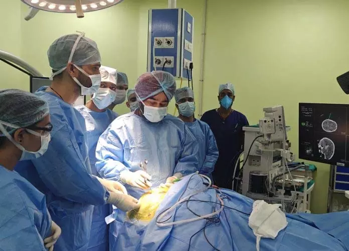 SMVDNSH में पहली न्यूरो-नेविगेशन निर्देशित मस्तिष्क सर्जरी SMVDNSH में पहली न्यूरो-नेविगेशन निर्देशित मस्तिष्क सर्जरी