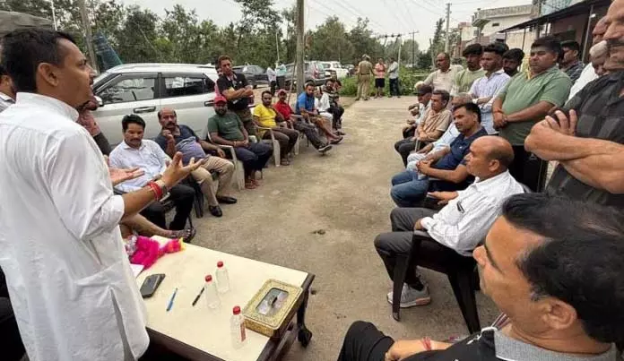 पठानिया ने Udhampur को सड़क संपर्क का मॉडल बनाने का आश्वासन दिया पठानिया ने Udhampur को सड़क संपर्क का मॉडल बनाने का आश्वासन दिया
