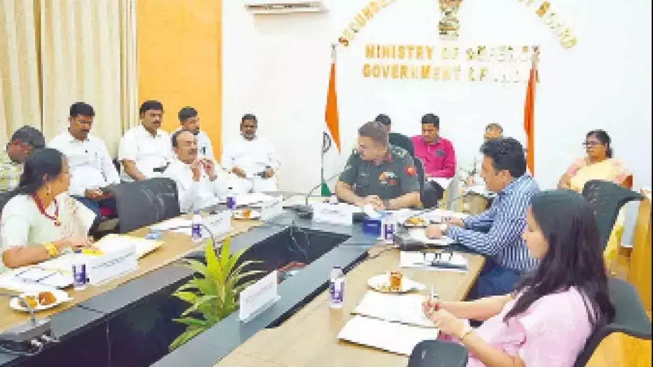 Telangana: एटाला ने छावनी के लिए प्रमुख बुनियादी ढांचा योजनाओं पर प्रकाश डाला Telangana: एटाला ने छावनी के लिए प्रमुख बुनियादी ढांचा योजनाओं पर प्रकाश डाला