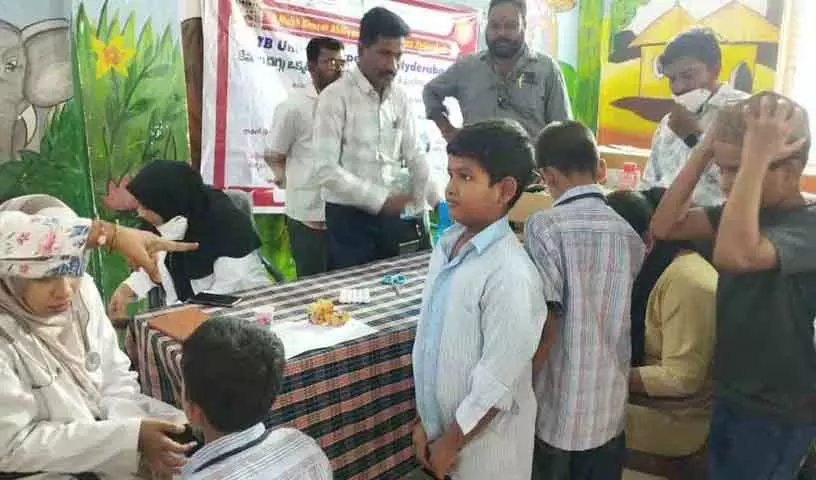 अल्पसंख्यक गुरुकुल स्कूल में छात्रों के लिए चिकित्सा शिविर अल्पसंख्यक गुरुकुल स्कूल में छात्रों के लिए चिकित्सा शिविर
