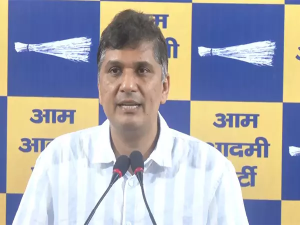 राजनेताओं द्वारा अफसरों को तलब करने पर दिल्ली सरकार की एडवाइजरी, सौरभ भारद्वाज बोले - “सब ठीक नहीं है” राजनेताओं द्वारा अफसरों को तलब करने पर दिल्ली सरकार की एडवाइजरी, सौरभ भारद्वाज बोले - “सब ठीक नहीं है”