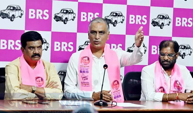 हरीश राव ने नायडू से आधी रात के समझौते पर रेवंत रेड्डी से पूछा सवाल हरीश राव ने नायडू से आधी रात के समझौते पर रेवंत रेड्डी से पूछा सवाल