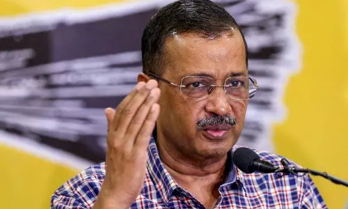 केजरीवाल ने अस्पताल में हेमंत सोरेन से मुलाकात कर पिता की सेहत का हाल जाना केजरीवाल ने अस्पताल में हेमंत सोरेन से मुलाकात कर पिता की सेहत का हाल जाना